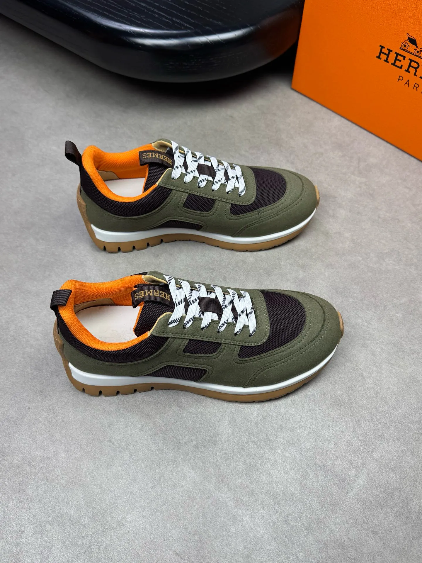 [HERMES] Hermès men's shoes 💰680💰 - high-end quality original items 🔍🔍🔍 casual sports shoes - upper: 🔝 suede environmentally friendly leather, brand high mercerized canvas body with forged ´H´ totem, tongue webbing injection molded brand logo - lining: brand canvas, foot pads; water-dyed cowhide -Outsole: ultra-light T men's shoes 💰U foam; two-color molded outsole -Ultra-high quality control, fine workmanship: highlighted (high-end, extravagance, grade) -Size: 39-44 (38, 45, can be customized)